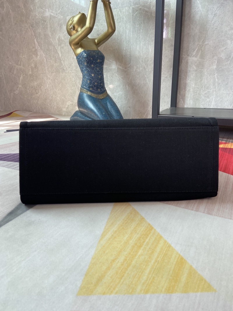 Ch**el shopping bags